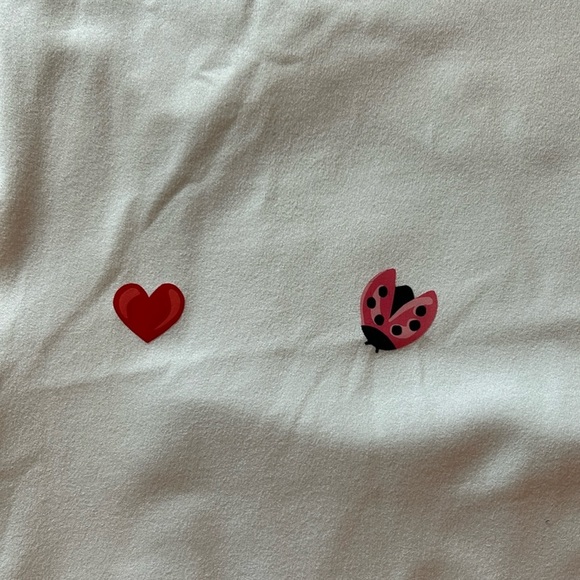 NWOT Ladybugs and Hearts T-shirt size Medium crew neck perfect for spring! - Picture 4 of 7